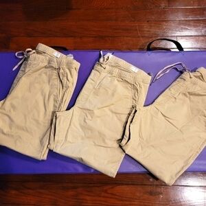 Men's GAP Khakis XL 1 pair